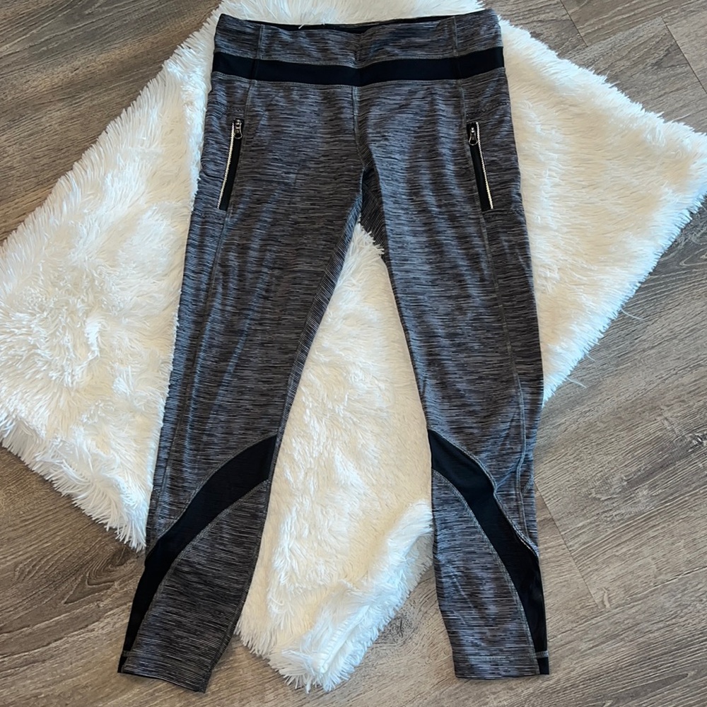 Lululemon 24” Inspire Legging - size 8
